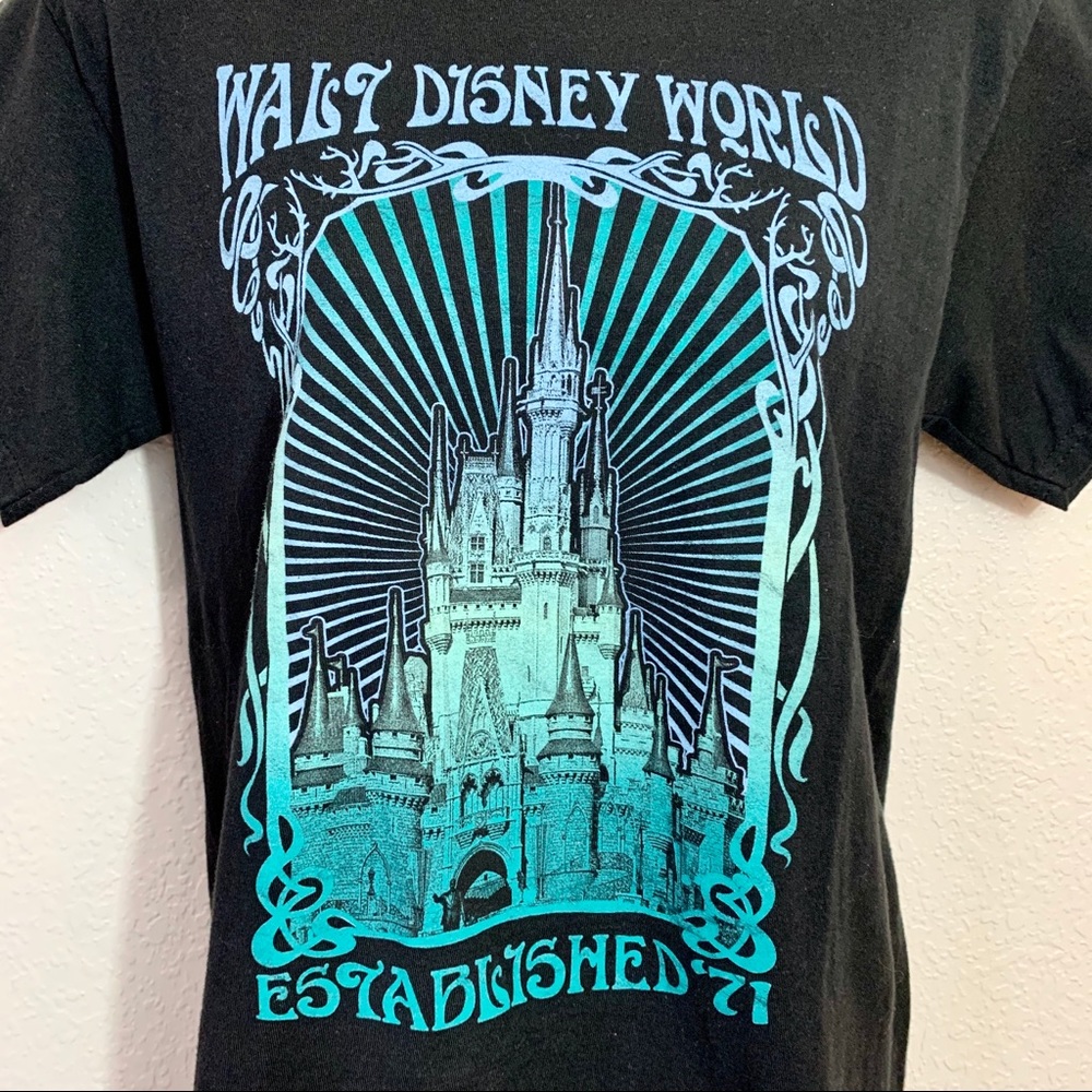 Disney World Graphic Tee Size Small